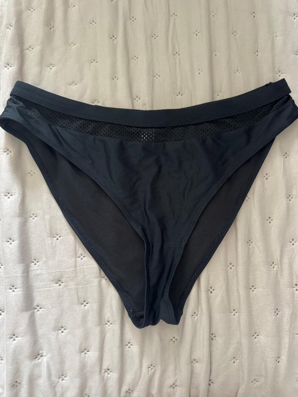 Sexy Women's Cheeky Low-Rise Bikini Bottoms for Swimwear - Picture 7 of 7
